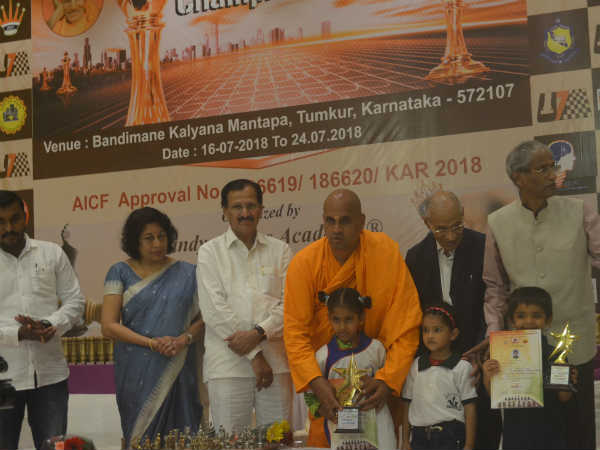 Five years old National Chess champion Shaashini puvi is brilliant at this age