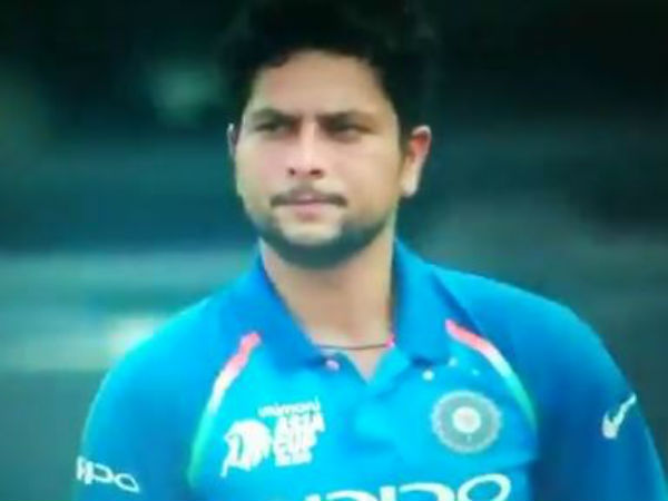 மிரட்டும் தோனி