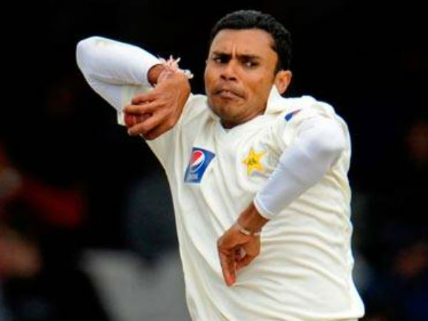 மன்னிப்பு கோரினார்