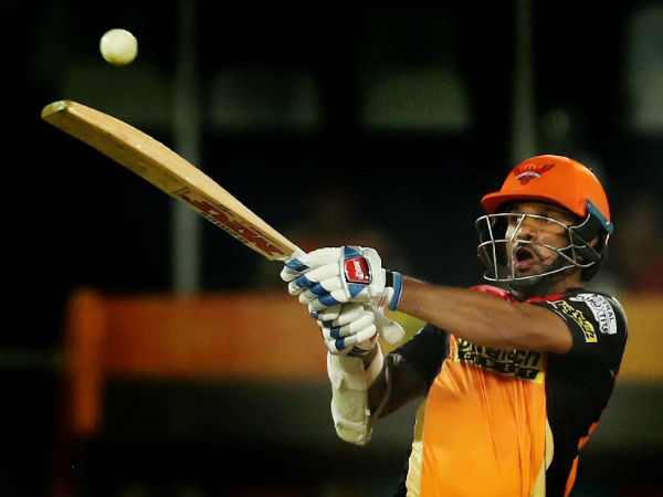 மும்பை இந்தியன்ஸில் தவான்