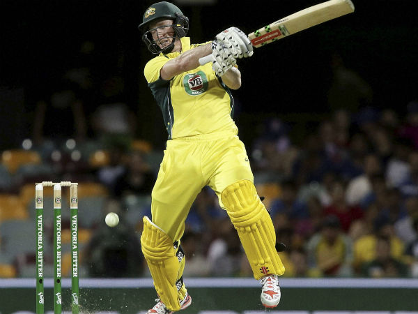 பீல்டிங்கை மறந்து சிரித்த கேப்டன்