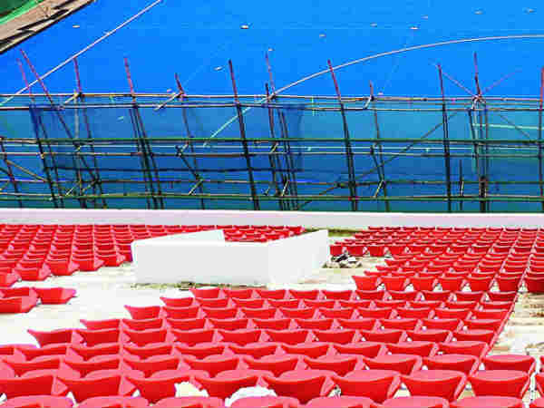 15,000 இருக்கைகள் வசதி