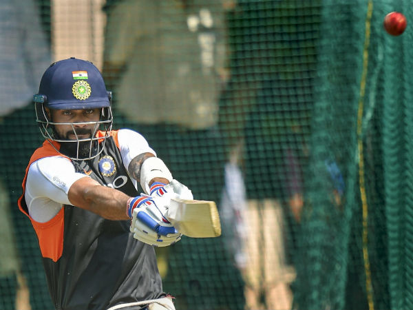 எகிறி குதித்த ரசிகர்