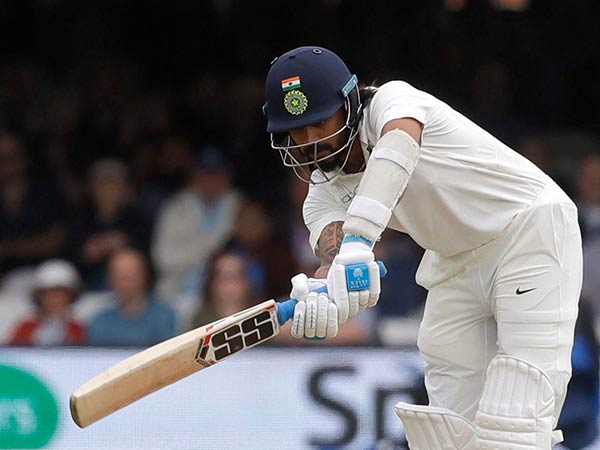 எசக்ஸ் அணியில் சேர்ந்தார்