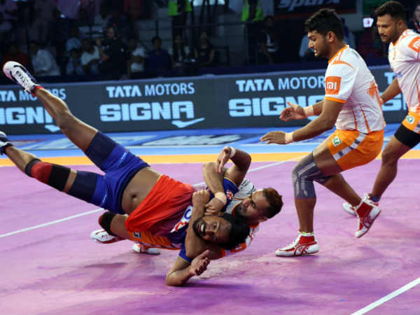 புனேரி முதல் பாதியில் முன்னிலை