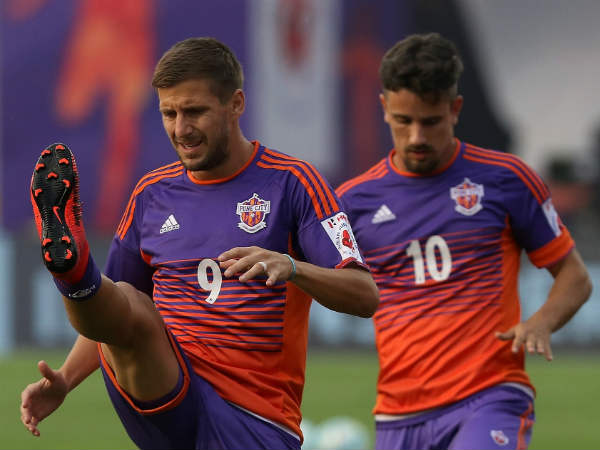 முதல் கோல் அடித்த மும்பை 