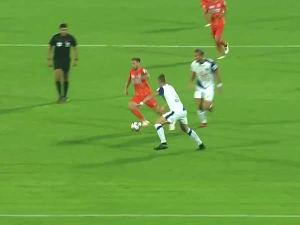 பெங்களூரு இரண்டு கோல்கள்