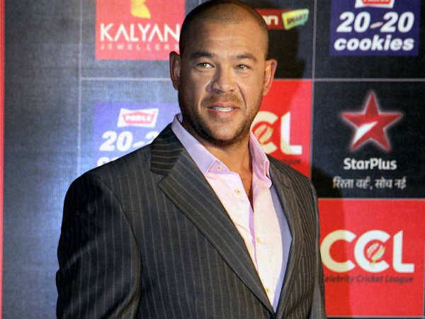 அணியில் இருந்து நீக்கம்