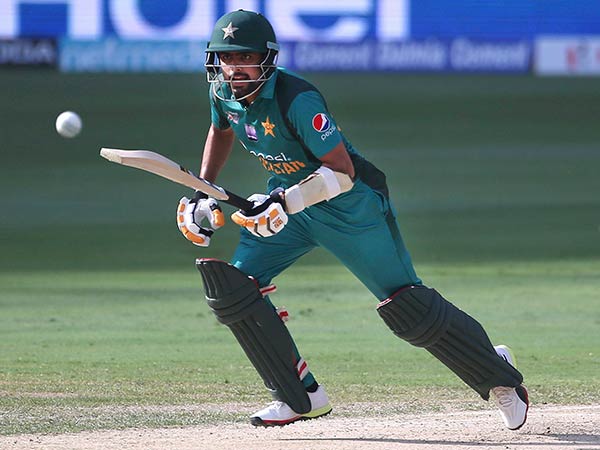 எட்டாக்கனியான சதம்