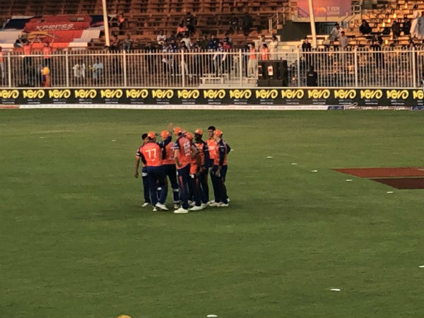 நார்தர்ன் வாரியர்ஸ்-இன் கடின நிலை