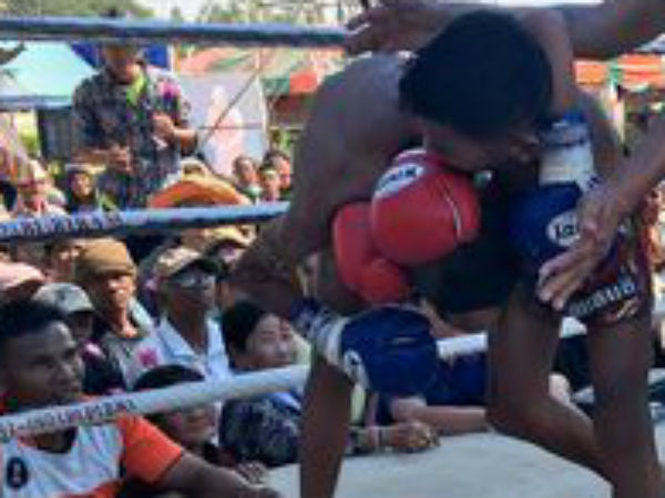 கவசம் இல்லாமல் மோதல்