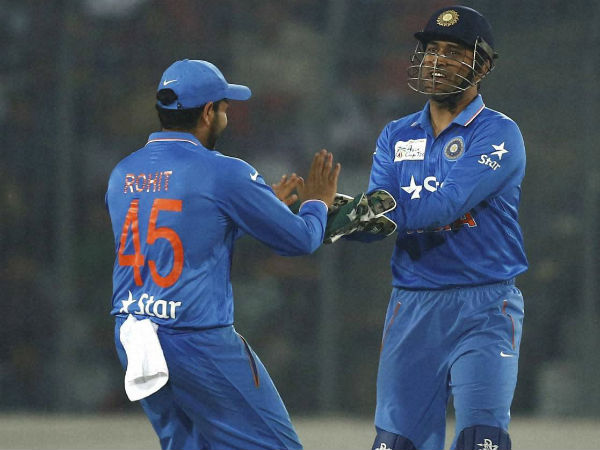 தோனி நீக்கப்பட்டார்