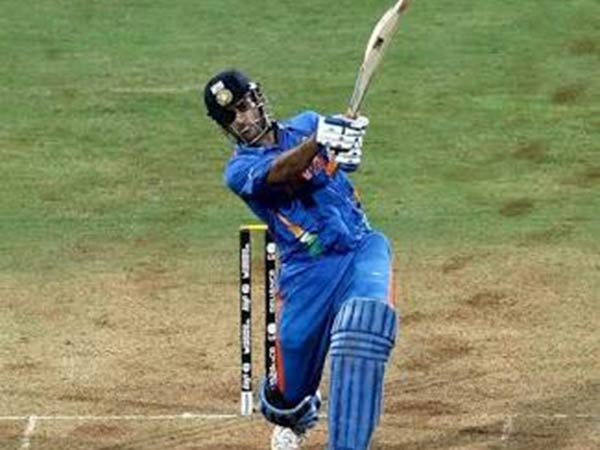 உள்ளூர் போட்டிகளில் ஆட வேண்டும்