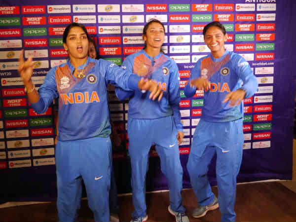 இளம் வீராங்கனைகள்