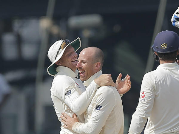 கூடுதல் ரன்கள் போச்சே!