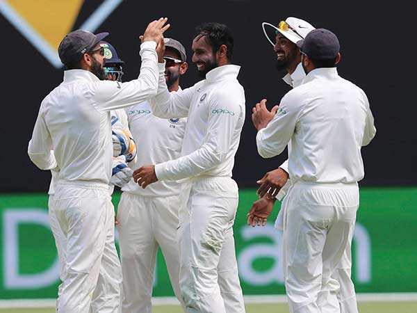 ஷமி பந்துவீச வந்தார்