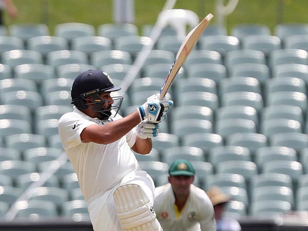 சிக்ஸ் அடிக்க ஆசைப்பட்டு.. சிக்ஸ் அடிக்க ஆசைப்பட்டு..