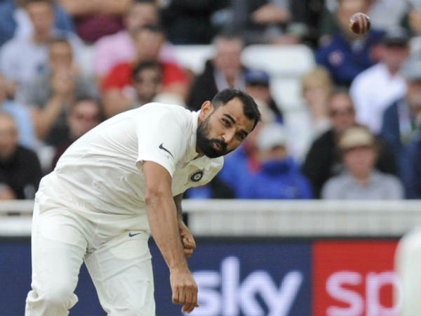 நான்கு பந்துவீச்சாளர்கள் மட்டுமே