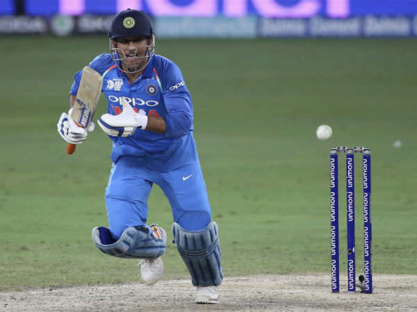 எத்தனை ரன்கள் எடுத்து இருந்தார்?