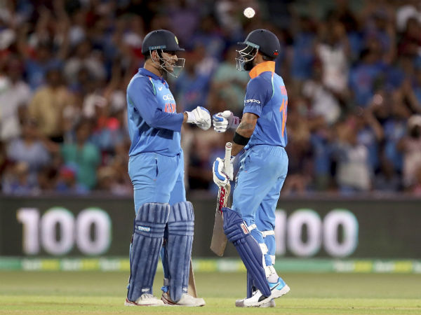 கடைசி ஓவரில் தோனி