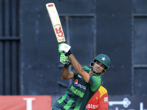 சமான் 2 ரன்னில் அவுட் 