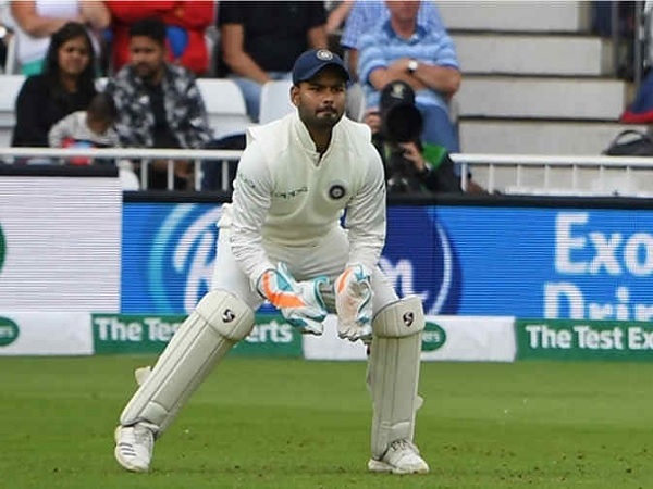 கோலியை முந்தினார்