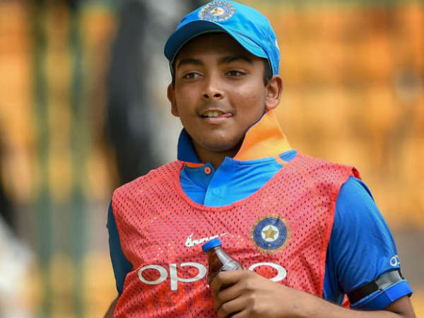 அண்டர் 19 அசத்தல்