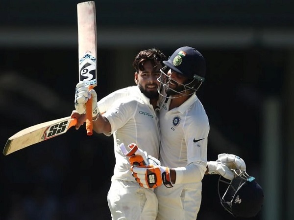 கோலி பின்னே