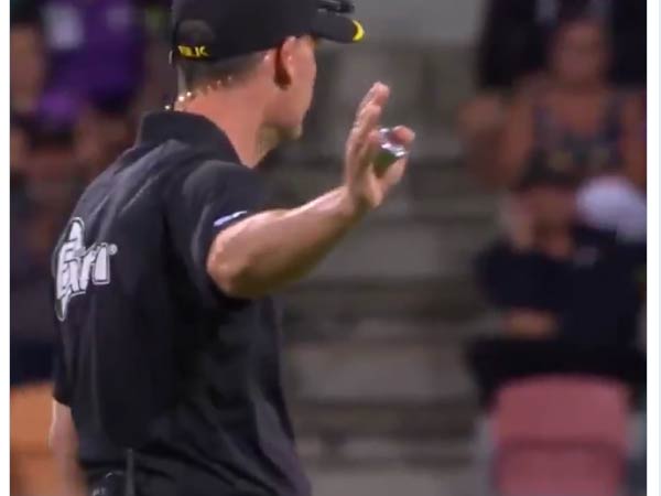 அடுத்து 16 ரன்கள்