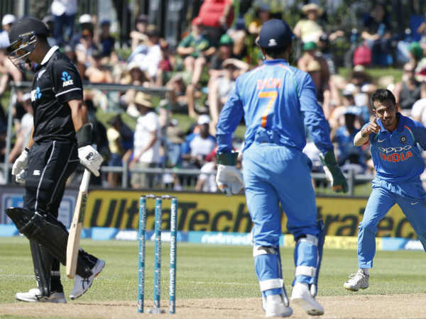 தோனி பேசினார்