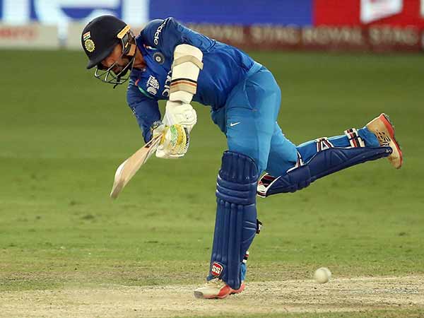 ரன் ஓட மறுத்த தினேஷ்