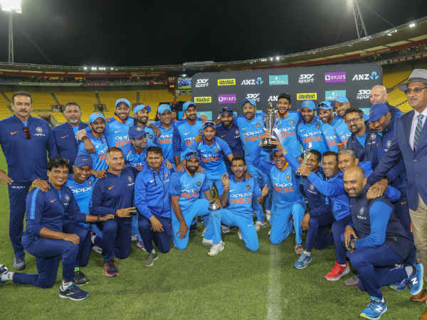 உலகக்கோப்பை அணி தயாரா? உலகக்கோப்பை அணி தயாரா?