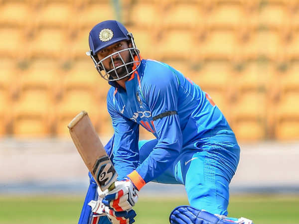 தினேஷ் பரிதாபம்