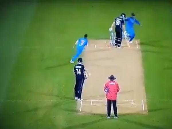 ரன் அவுட் செய்தார் தோனி