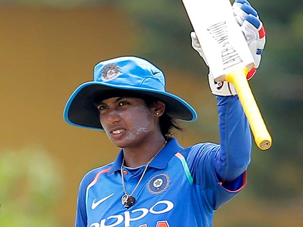 9 ரன்களில் ஆட்டமிழந்தார்