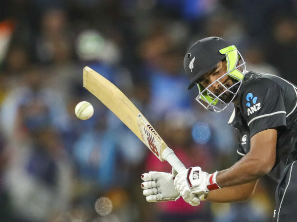 நியூசிலாந்து அணி பேட்டிங்