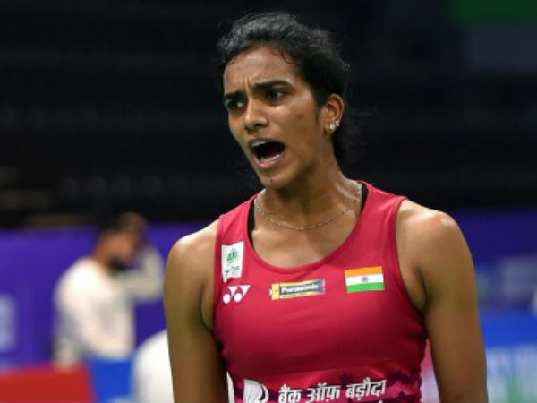 யோனக்ஸ் உடன் போட்டி