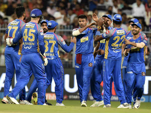 ராஜஸ்தான் ராயல்ஸ்-இல் வார்னே