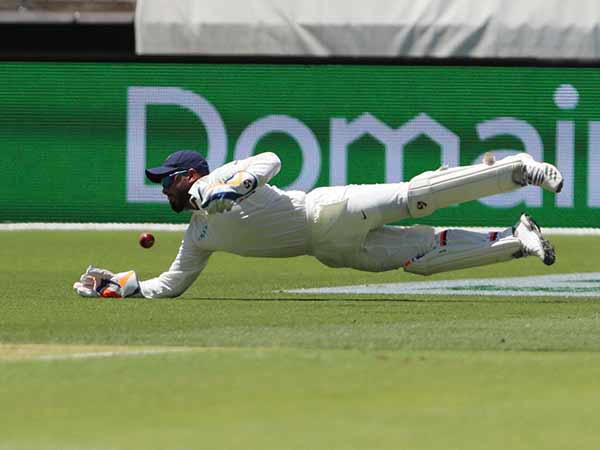 பேட்ஸ்மேனாக ரிஷப் பண்ட் பேட்ஸ்மேனாக ரிஷப் பண்ட்