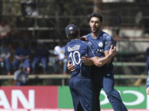 புரட்டிப் போட்டது