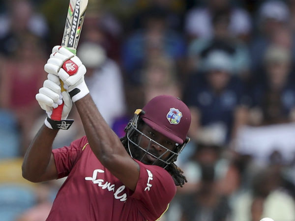 இங்கிலாந்து சொதப்பல் ஆட்டம் இங்கிலாந்து சொதப்பல் ஆட்டம்