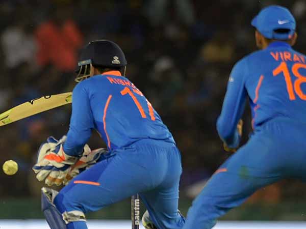 தோனி இல்லையே!