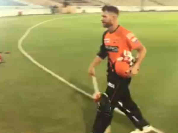 முதல் ஆட்டம் 