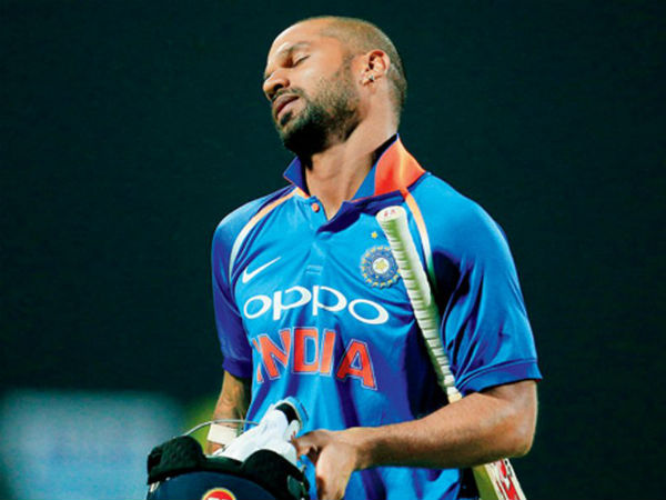 மிரட்டலான பந்துவீச்சு 