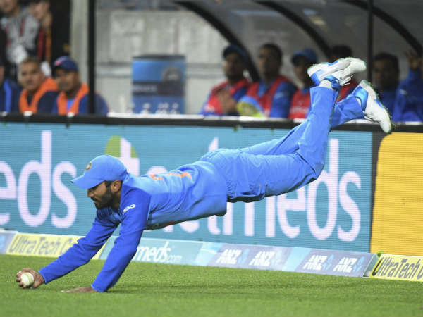 தினேஷ் கார்த்திக் வேண்டும் 