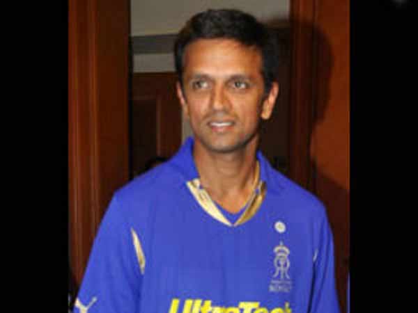 விக்கெட்டுகள் வீழ்ந்தன 