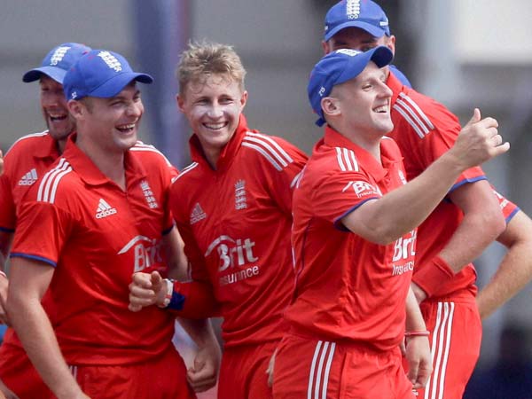 இங்கிலாந்து மீண்டும் வந்தது