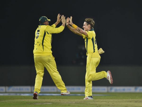 தைரியத்துடன் ஆடினர்