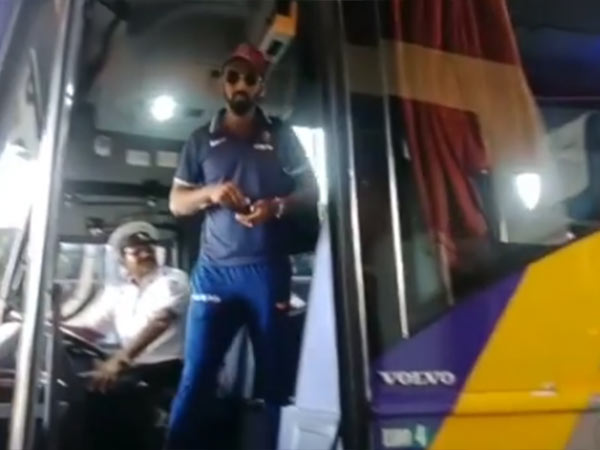 ஆஸி.236 ரன்கள் 