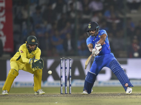 ஜாதவ் அவுட்